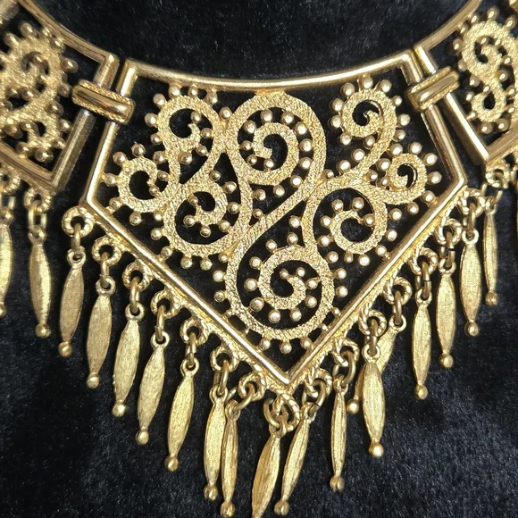VTG RUNWAY '73 MONET PAISLEY DANGLE BIB Necklace - Picture 2 of 4